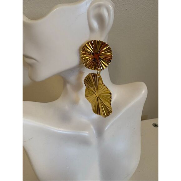 Gold Dangle Statememt Earrings - Picture 3 of 3